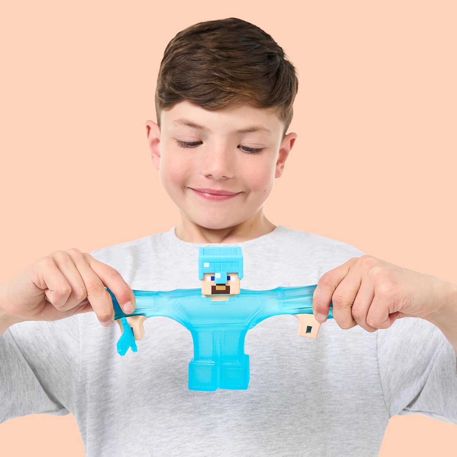 Steve Minecraft étirable avec épée, armure en diamant et diamant caché – Image 4
